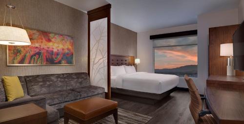 Hyatt Place Las Vegas at Silverton Village, Las Vegas (photo 4)