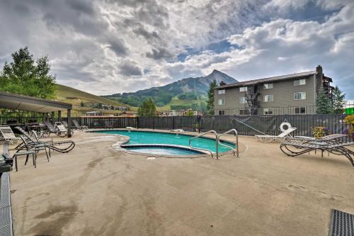 Cozy Crested Butte Ski Nook with Panoramic Mtn View - main image