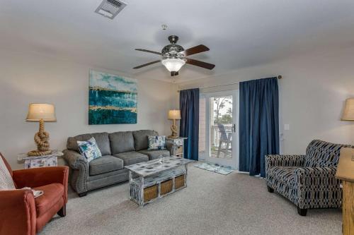 16038 Innerarity Pt Rd in Waterfront/beach