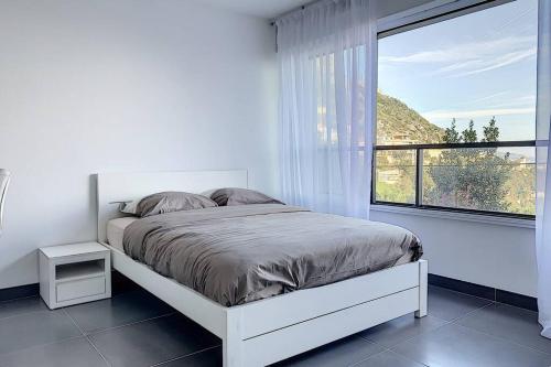 Great studio with a sea view and parking in 400 meters from Monaco