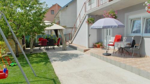  Apartment Tina Gračac, Pension in Gračac bei Ričice