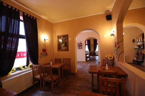 Restaurante, La Storia Guest House in Pitesti