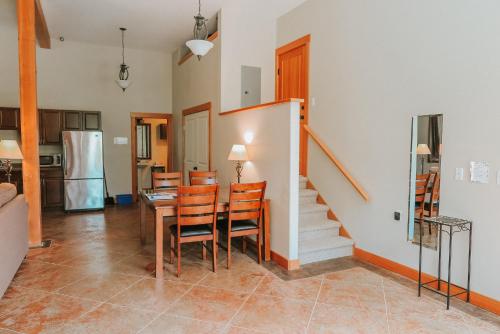 設施, Cobble Wood and Bird Sanctuary Guest House in 吐芬奴