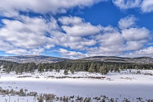 Cabin with Deck 2 Minutes from Angel Fire Resort