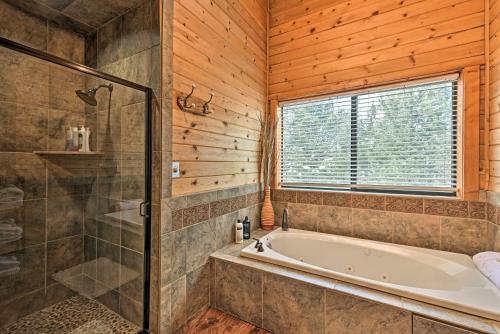 Cabin with Deck 2 Minutes from Angel Fire Resort - image 4