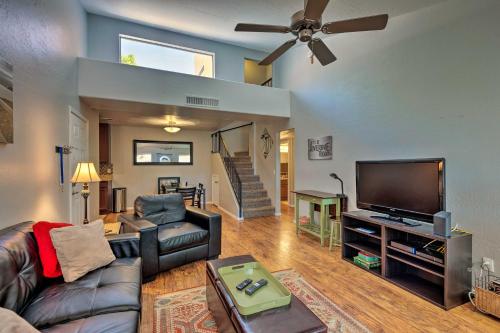 Luxury Scottsdale Condo about 6 Mi to Salt River Fields