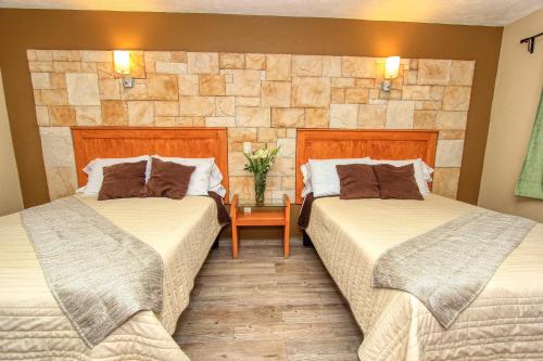 Double Room with Two Double Beds image 3