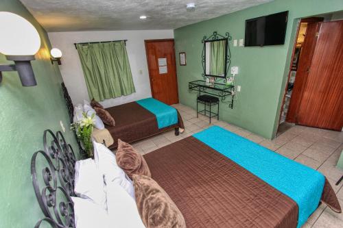 Double Room with Two Double Beds image 1