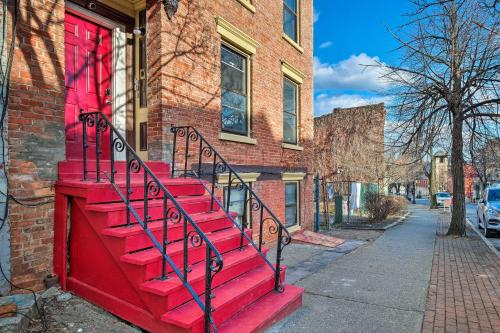 Central Albany Apartment Walk to State Capitol!