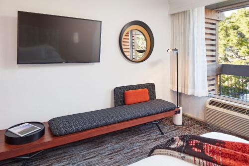 Carmel Mission Inn - image 5