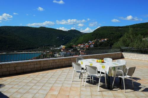 Apartments with a parking space Rabac Labin - 3011 - image 9