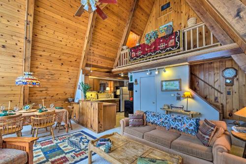 Lakefront Bolton Alderbrook Chalet with Fire Pit!