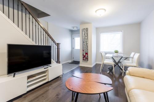 Spacious 3 Bdrm home near downtown