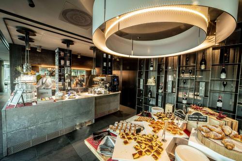 Restaurant, Best Western Plus Net Tower Hotel Padova in Padua