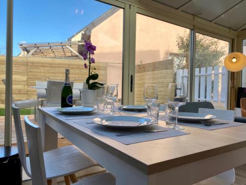 La Petite Maison De Bord De Mer in Guidel