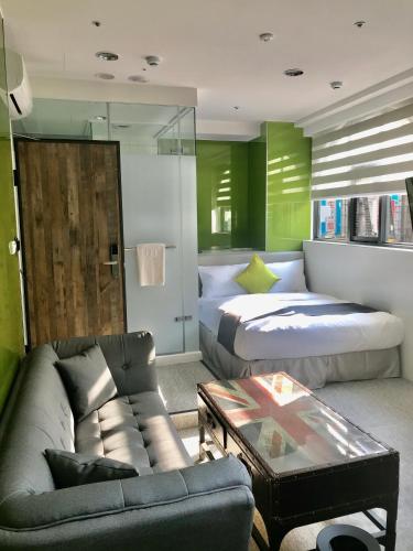 room detail thumbnail 1