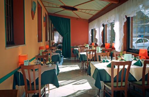 Logis Hotel Restaurant Hostellerie de l'Etoile in Wasselonne