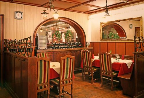 Logis Hotel Restaurant Hostellerie de l'Etoile in Wasselonne
