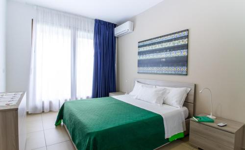 2 bedrooms, 3 beds