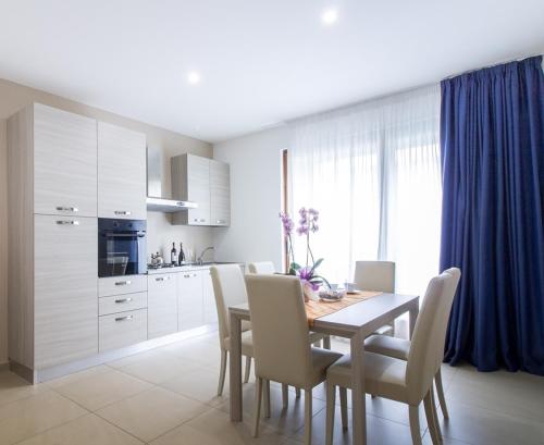 Superior Apartment image 9