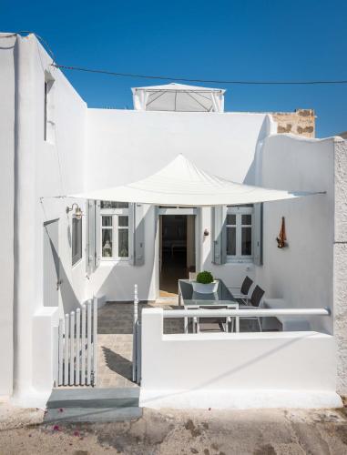 Casa Nostalgia – Milos