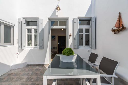 Casa Nostalgia – Milos