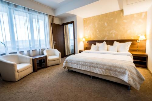 Grand Hotel - main image