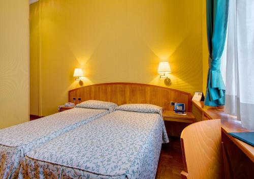 Hotel Corot - image 11