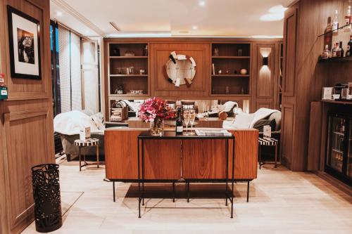 Waldorf Montparnasse, Paris