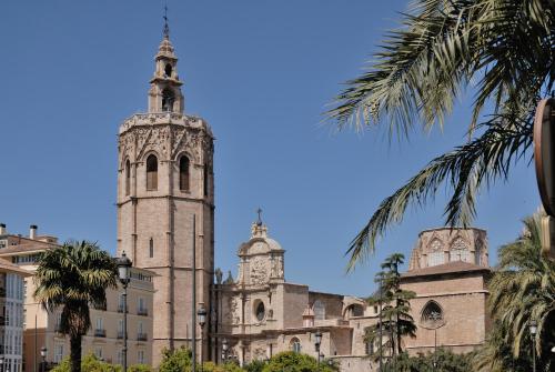 Travel Habitat Plaza de la Virgen - main image