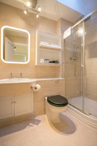 Three-Bedroom Townhouse image 5