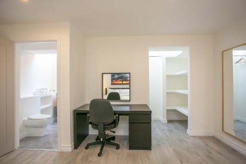 Three-Bedroom Townhouse image 10