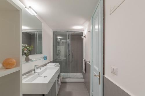 iFlat Pantheon Historic Two-Story Apartment 3