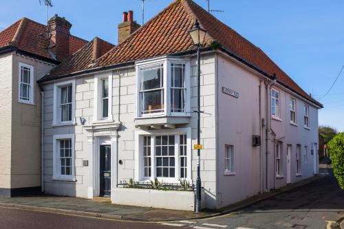 The Old Gordon House - High Street location close to the beach and town amenities - Aldeburgh Coastal Cottages, Aldeburgh