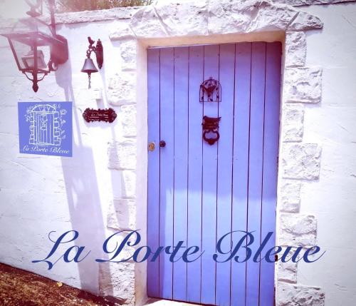 La Porte Bleue : Guest house Cosy & Jaccuzi