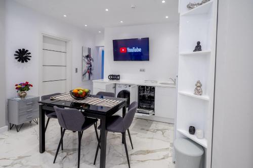 Amazing apartment in Glyfada center - image 8