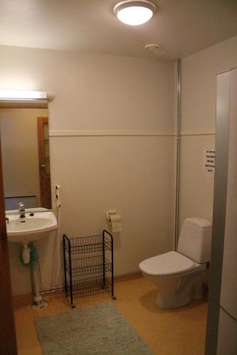 3 bedrooms, 8 beds