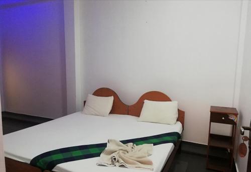 Budget Double Room image 7