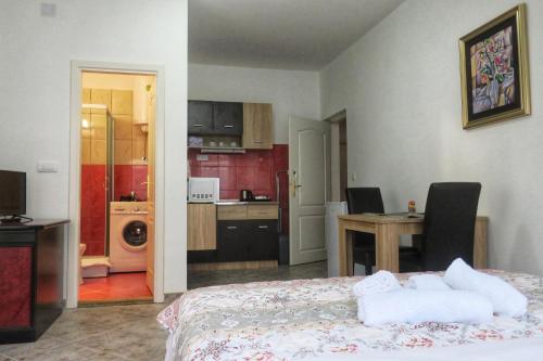 Casa Blanca - image 2