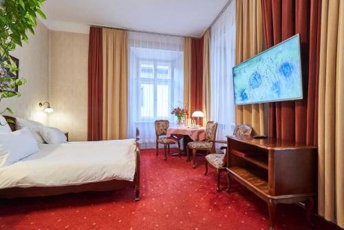 room detail thumbnail 1