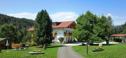  Haus Bergfrieden, Pension in Kastelruth