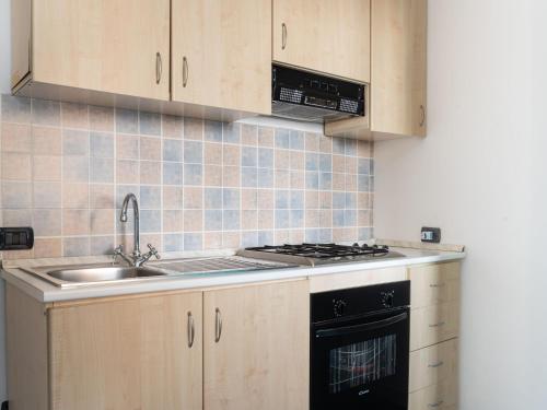 Quaint Apartment in Policastro Bussentino with Terrace - image 7