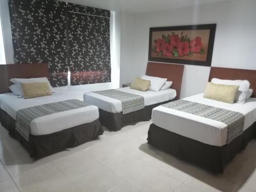 4 twin beds