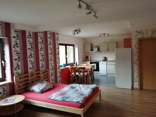 Moderne ganze Ferienwohnung 1km zum FunPark und nur 15 Minuten nach Nurnberg
