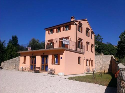  Apartments Barbara with Pool in Brseč