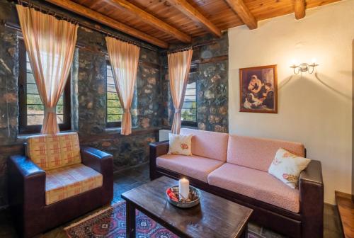 ROUGA Mountain Boutique Suites & Spa - image 2