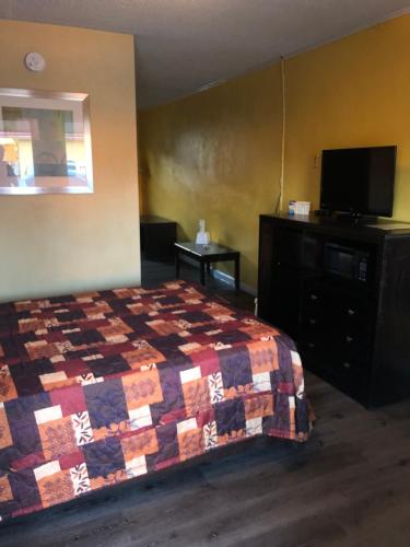 Cooks Motel - image 7