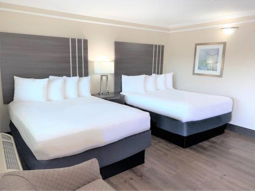 Queen Room with Two Queen Beds - Non-Smoking