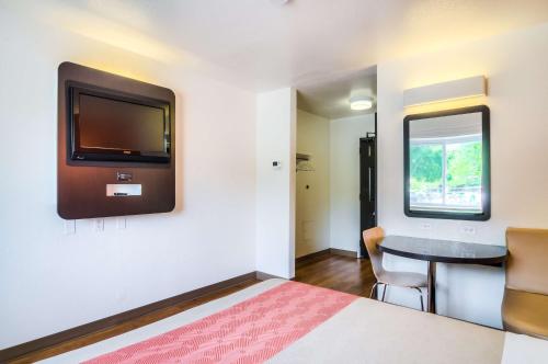 Motel 6-Arlington Heights, IL - Chicago North Central in Arlington Heights, USA