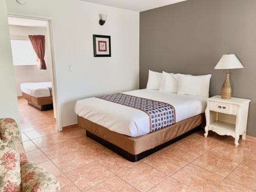 Capri Apartments - image 5